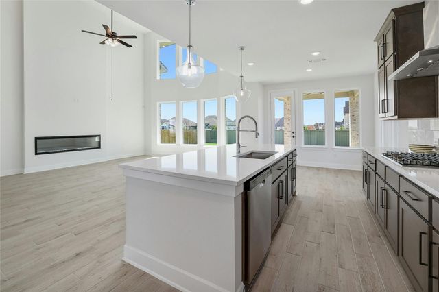 436 Hollister DR, Liberty Hill, TX 78642