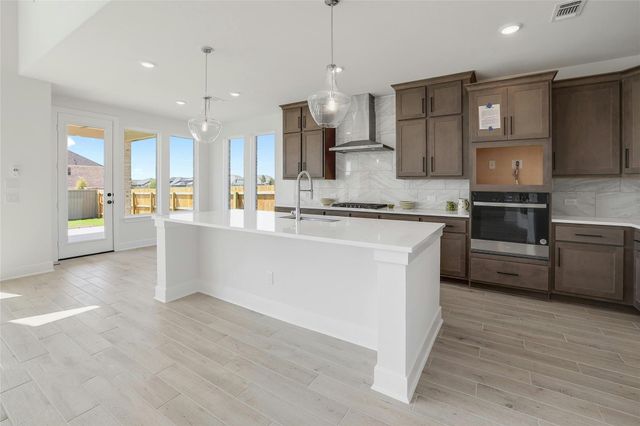 436 Hollister DR, Liberty Hill, TX 78642