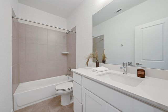 529 B Burlington DR, Buda, TX 78610