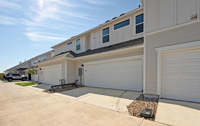 529 B Burlington DR, Buda, TX 78610