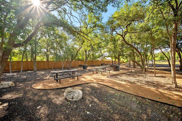 529 B Burlington DR, Buda, TX 78610