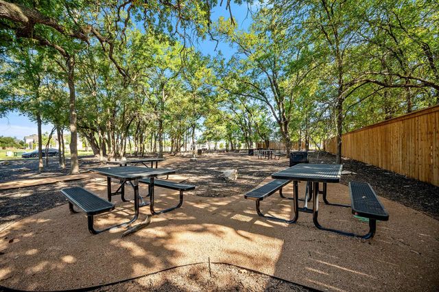 529 B Burlington DR, Buda, TX 78610