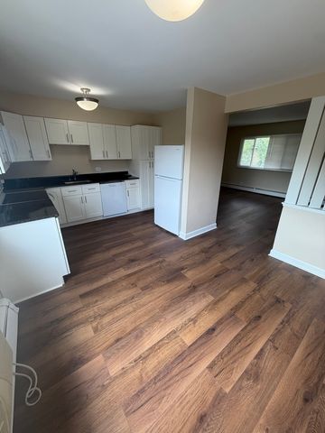 573 Pershing Avenue F, Glen Ellyn, IL 60137