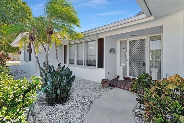 178 Torrey Pines PT, Naples, FL 34113