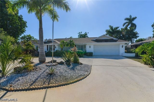 178 Torrey Pines PT, Naples, FL 34113