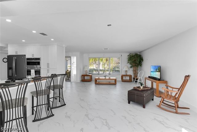 178 Torrey Pines PT, Naples, FL 34113