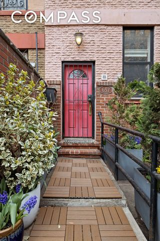 657 W 183rd Street, New York City, NY 10033