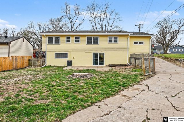 1405 Freeman Drive, Bellevue, NE 68005