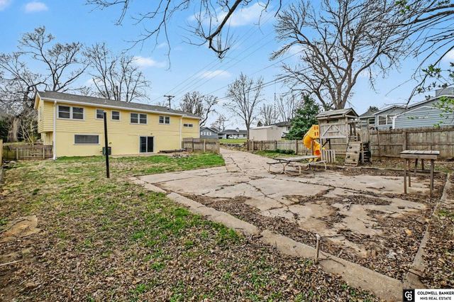 1405 Freeman Drive, Bellevue, NE 68005