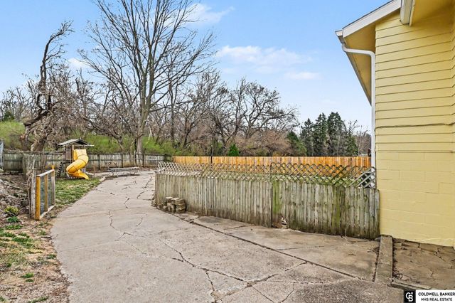 1405 Freeman Drive, Bellevue, NE 68005