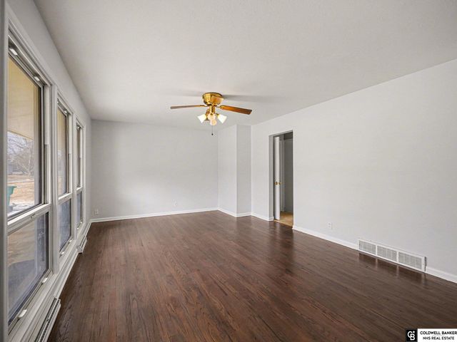 1405 Freeman Drive, Bellevue, NE 68005