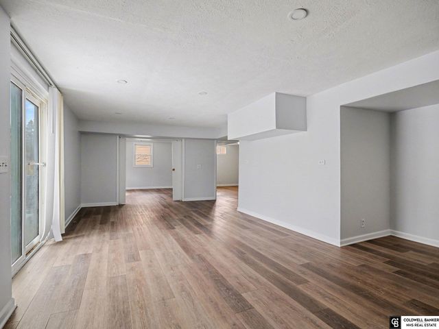 1405 Freeman Drive, Bellevue, NE 68005