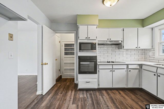 1405 Freeman Drive, Bellevue, NE 68005