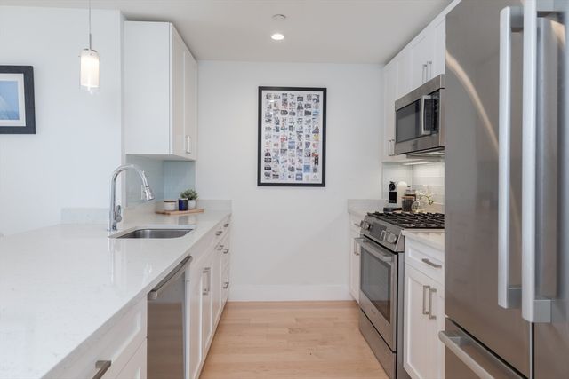 7 Beech St 310, Cambridge, MA 02140