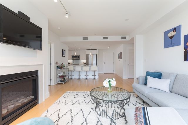 7 Beech St 310, Cambridge, MA 02140