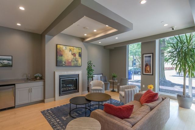 7 Beech St 310, Cambridge, MA 02140