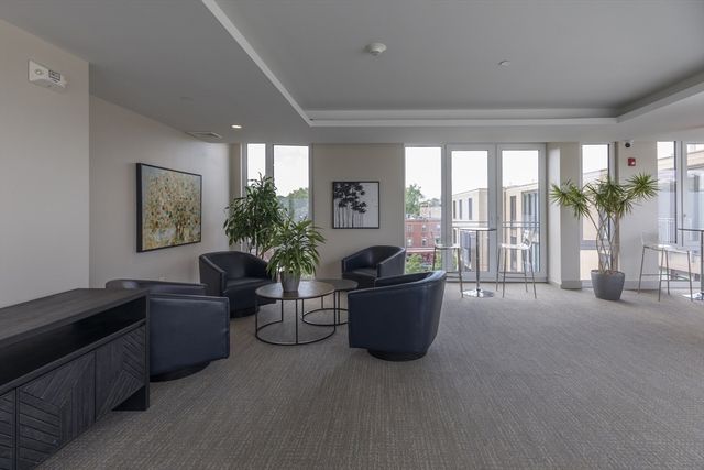 7 Beech St 310, Cambridge, MA 02140