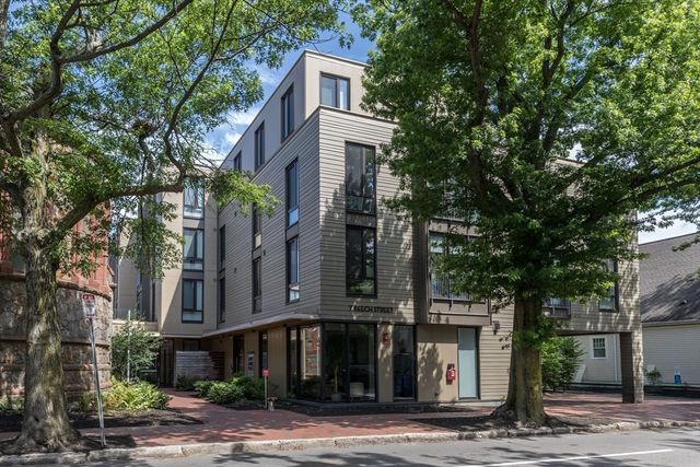 7 Beech St 310, Cambridge, MA 02140