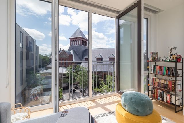 7 Beech St 310, Cambridge, MA 02140