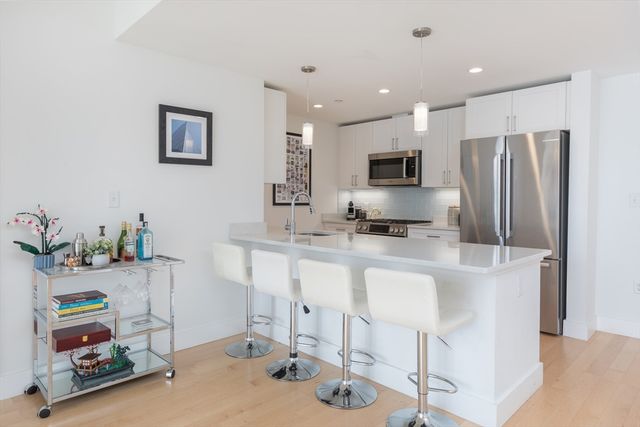 7 Beech St 310, Cambridge, MA 02140