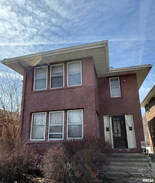 905 N WESTERN Avenue, West Peoria, IL 61604