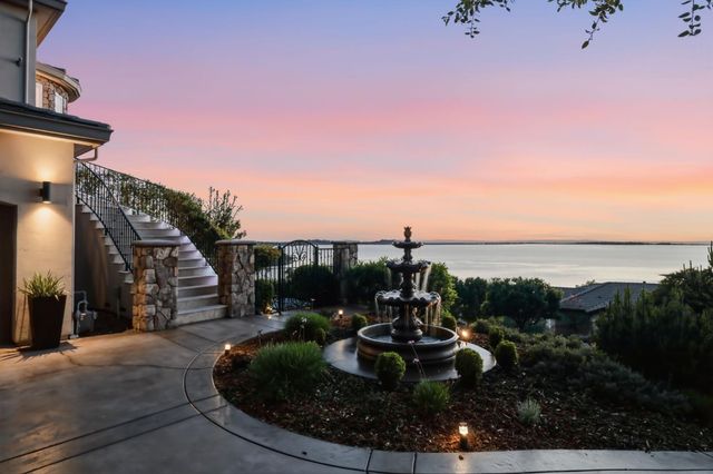 2129 Outrigger Dr, El Dorado Hills, CA 95762