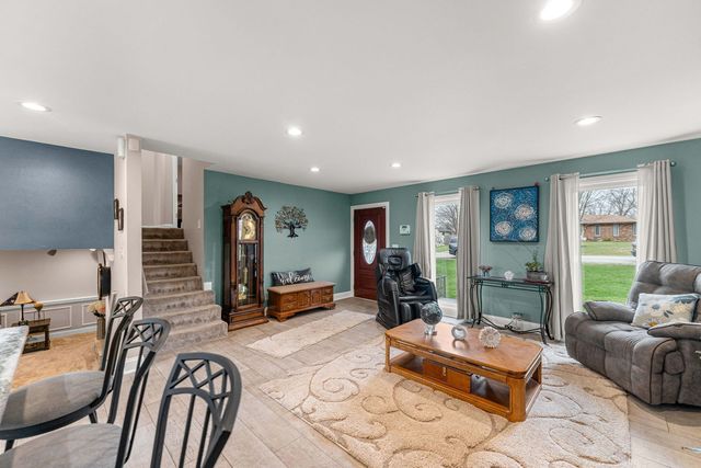 19727 Greenview Avenue, Mokena, IL 60448