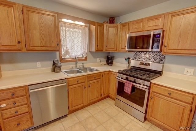 32 Tamarack Street, Buffalo, NY 14220