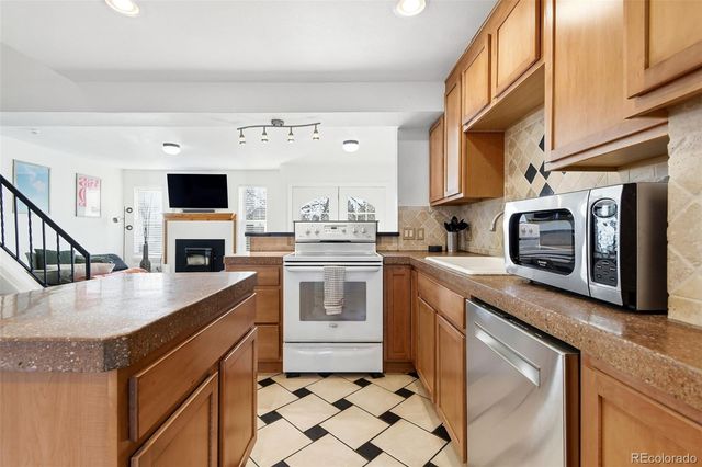 8686 Carr Loop, Arvada, CO 80005