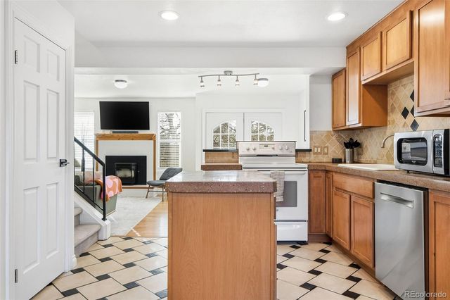 8686 Carr Loop, Arvada, CO 80005