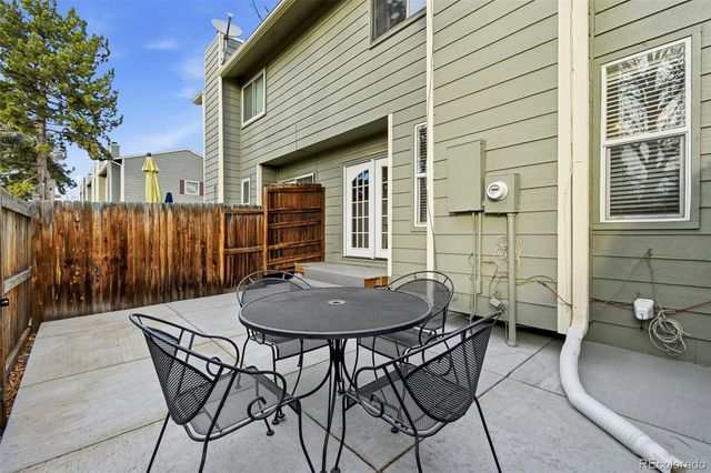 8686 Carr Loop, Arvada, CO 80005