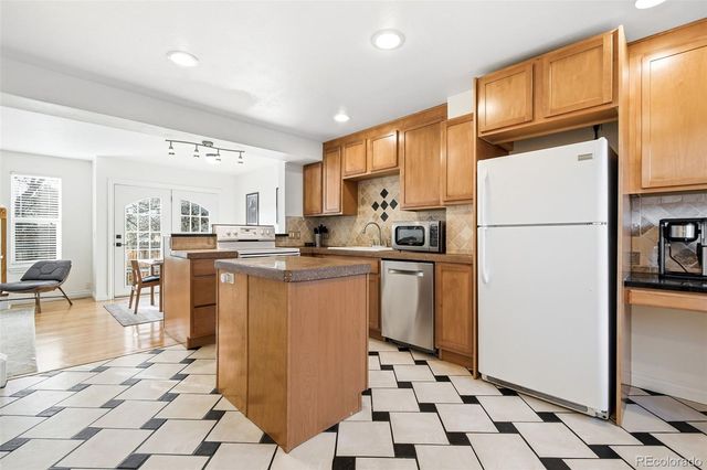 8686 Carr Loop, Arvada, CO 80005