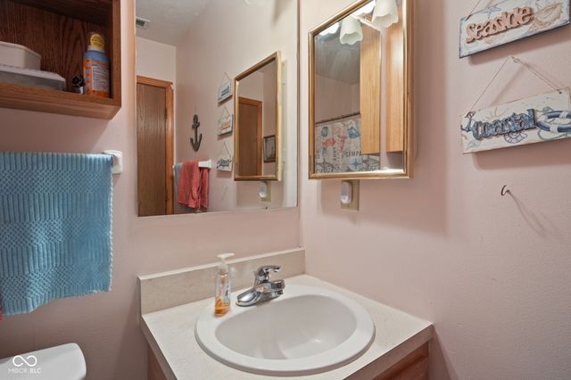 5662 Misty Ridge Drive, Indianapolis, IN 46237