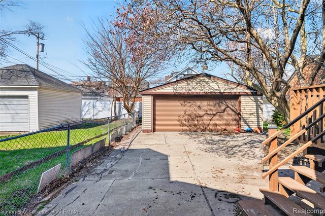 5019 Maple Street, Dearborn, MI 48126