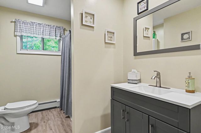 206 Hillview Road, Gloversville, NY 12078