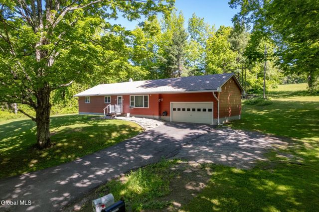 206 Hillview Road, Gloversville, NY 12078