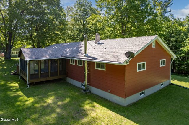 206 Hillview Road, Gloversville, NY 12078