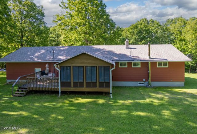 206 Hillview Road, Gloversville, NY 12078