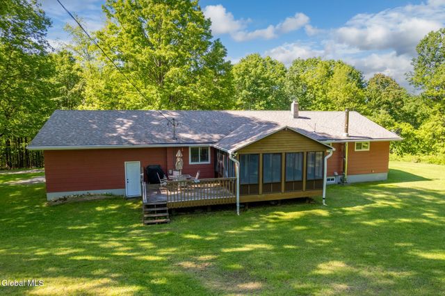 206 Hillview Road, Gloversville, NY 12078