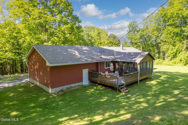206 Hillview Road, Gloversville, NY 12078
