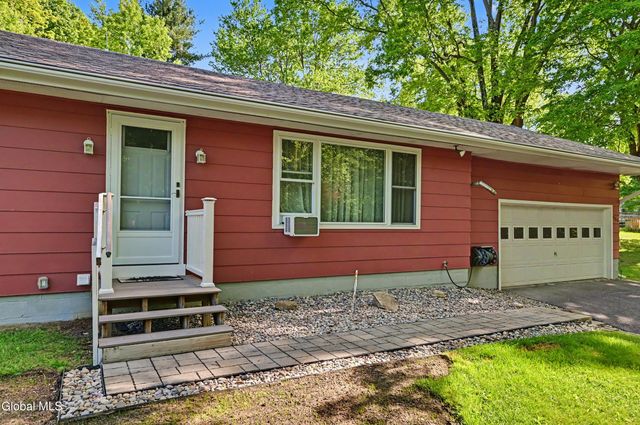 206 Hillview Road, Gloversville, NY 12078