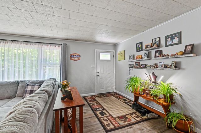 206 Hillview Road, Gloversville, NY 12078