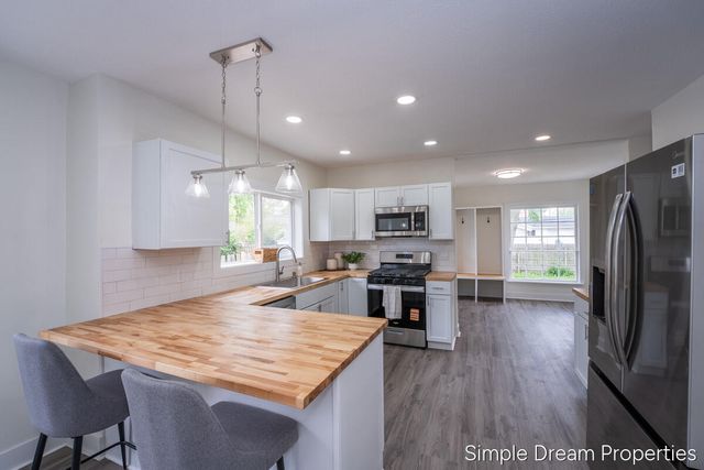 1642 Mills Avenue, North Muskegon City, MI 49445