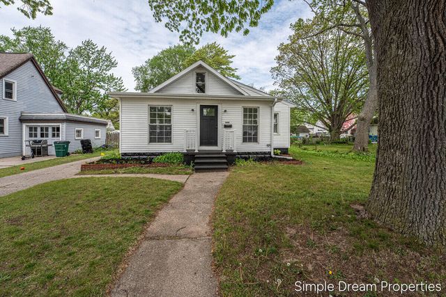 1642 Mills Avenue, North Muskegon City, MI 49445