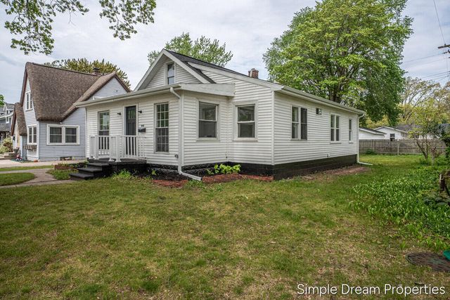 1642 Mills Avenue, North Muskegon City, MI 49445
