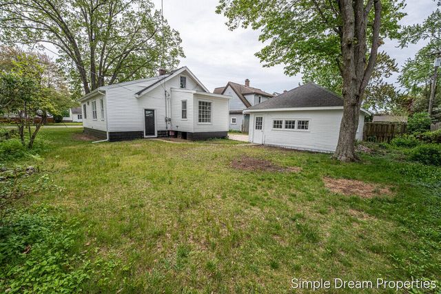1642 Mills Avenue, North Muskegon City, MI 49445