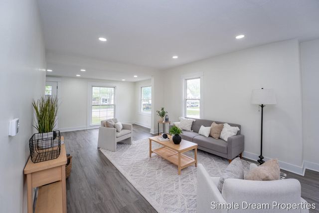 1642 Mills Avenue, North Muskegon City, MI 49445