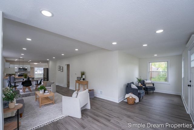 1642 Mills Avenue, North Muskegon City, MI 49445