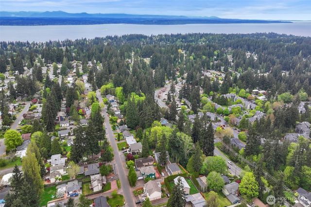 119 N 205th Street, Shoreline, WA 98133