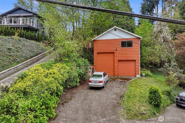 119 N 205th Street, Shoreline, WA 98133